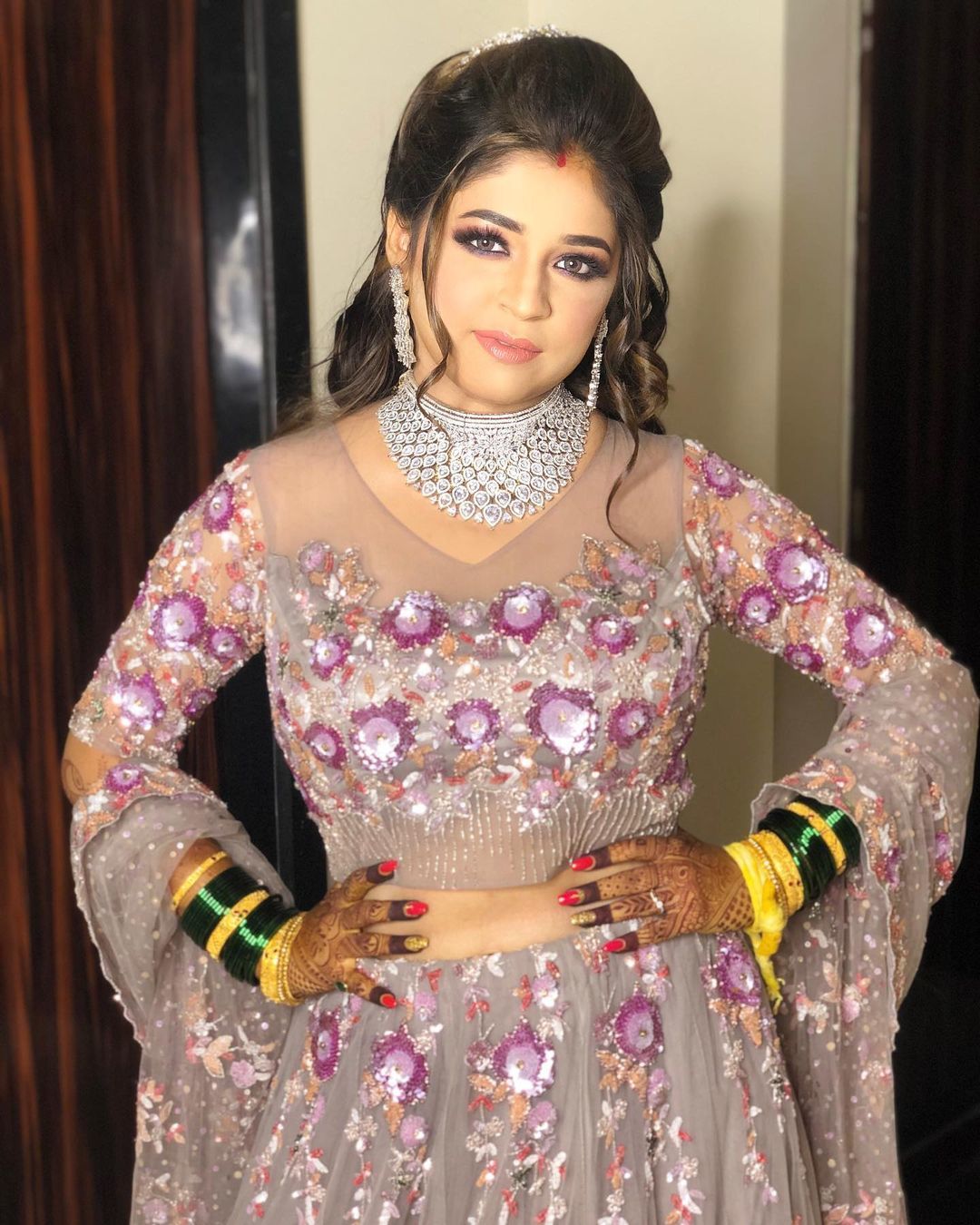 Hina Khan Inspired Trendy Makeup Looks To Try With Lehenga | Easy Makeup  Looks